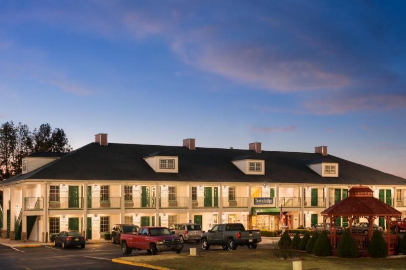Baymont By Wyndham Commerce Ga Near Tanger Outlets Mall Exterior foto